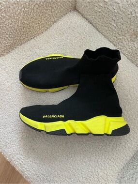 Balenciaga Black with Neon Yellow Mens Speed Trainer Sneakers Size 7 Men/9 women
